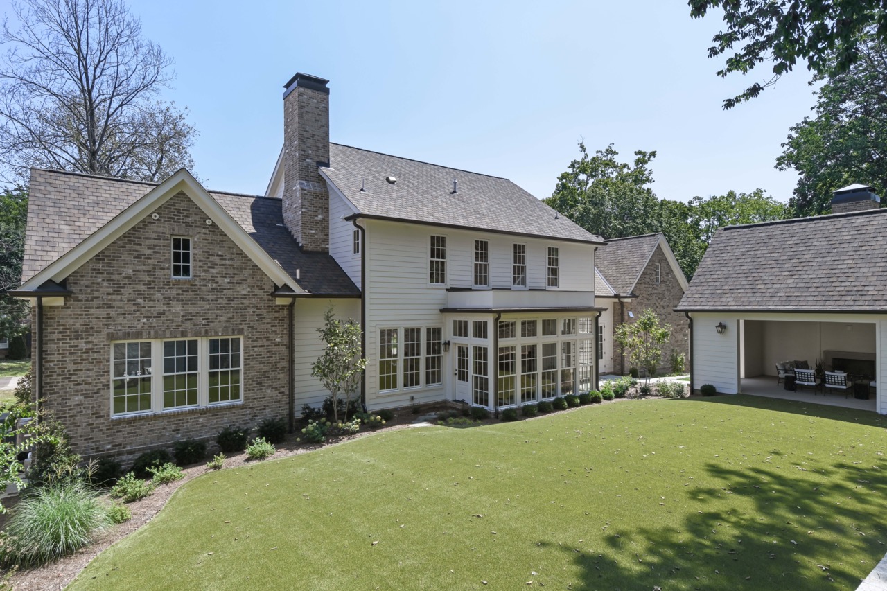 Mike Ragan Roofing team or project example